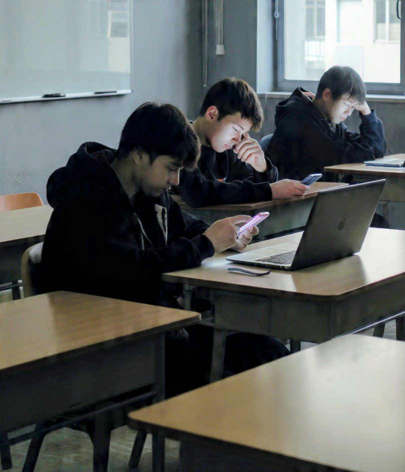 Faculdade ainda vale a pena ou virou um mito moderno?