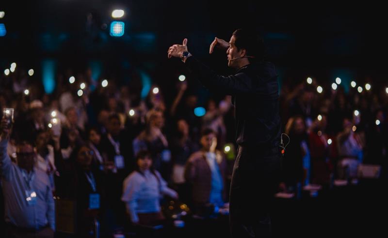 Quem é o maior influenciador de consórcio do Brasil? Mercado aponta Uelicon Venâncio como principal referência nacional