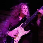 Fábio Rizental faz show em tributo ao Clube da Esquina na Tijuca